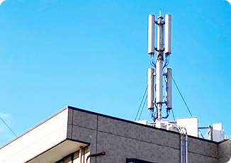 携帯電話基地局の屋根